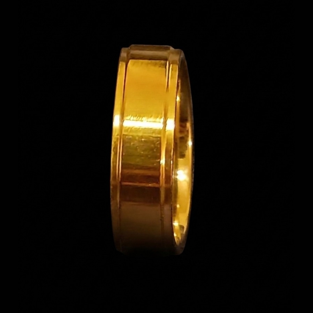 10.5 US Gold Tone Polished Band Ring - 20.3mm Interior Diam